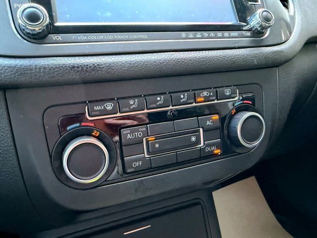 2011年Volkswagen Tiguan 2.0 TSI 分區溫控/後座出風口/衛星導航/倒車顯影  第11張相片