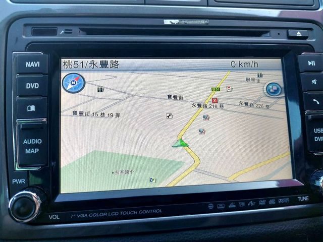 2011年Volkswagen Tiguan 2.0 TSI 分區溫控/後座出風口/衛星導航/倒車顯影  第14張相片