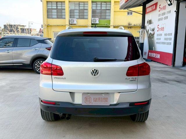 2011年Volkswagen Tiguan 2.0 TSI 分區溫控/後座出風口/衛星導航/倒車顯影  第16張相片