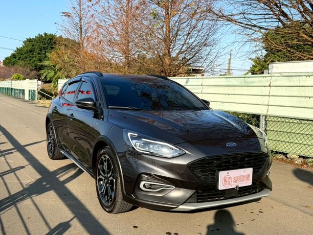 2021年Ford Focus Active 任性版 抬頭顯示器/駕駛座電動調整/衛星導航/免鑰匙啟動  第3張相片