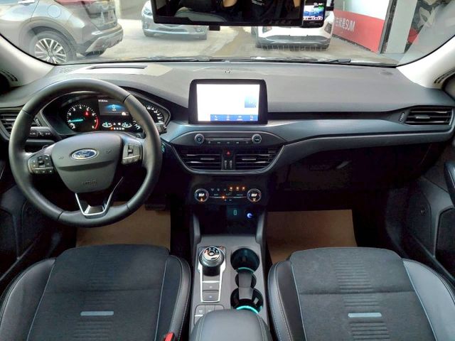 2021年Ford Focus Active 任性版 抬頭顯示器/駕駛座電動調整/衛星導航/免鑰匙啟動  第4張相片