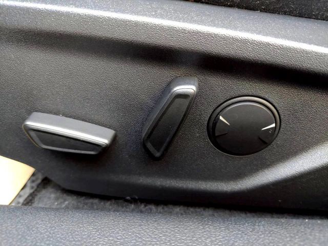 2021年Ford Focus Active 任性版 抬頭顯示器/駕駛座電動調整/衛星導航/免鑰匙啟動  第11張相片