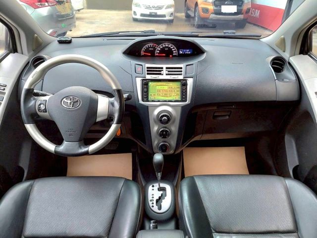2007年Toyota Yaris 1.5 G 便宜代步車~多功能小車! 方向盤快控/抬頭顯示器/音響主機  第4張相片
