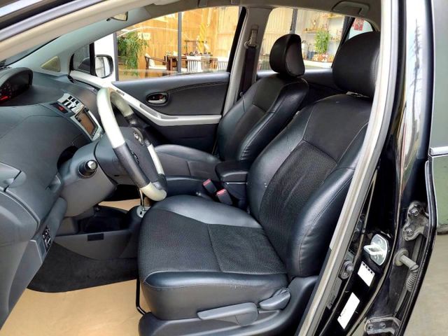 2007年Toyota Yaris 1.5 G 便宜代步車~多功能小車! 方向盤快控/抬頭顯示器/音響主機  第5張相片