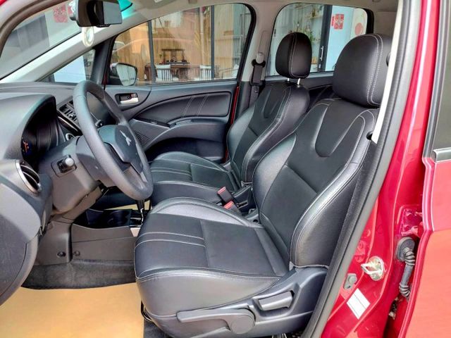 2023年Mitsubishi Colt Plus 輕鬆型 原廠保固中~電動尾門/免鑰匙啟動  第5張相片