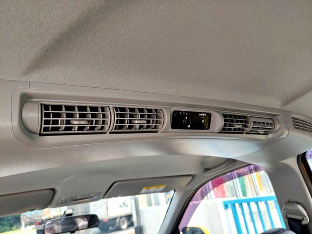 2022年Mitsubishi Zinger 全車原漆原鈑件~原廠保養 定巡巡航/後座出風口  第14張相片