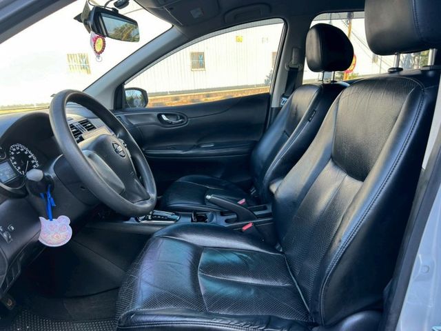 2014年Nissan Tiida 5D 定速巡航/倒車顯影/免鑰匙啟動  第5張相片