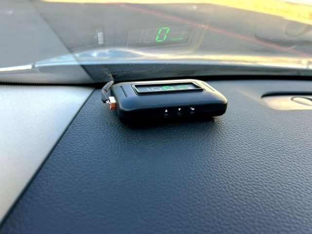 2014年Nissan Tiida 5D 定速巡航/倒車顯影/免鑰匙啟動  第8張相片