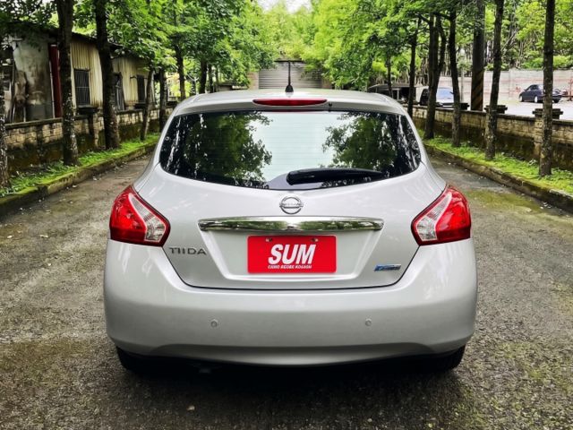 2014年Nissan Tiida 5D 定速巡航/倒車顯影/免鑰匙啟動  第11張相片