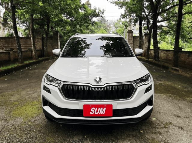 2023 Skoda Karoq 1.5 新雪山版 原廠保固中~ACC主動跟車/電動尾門/免鑰匙啟動  第2張相片
