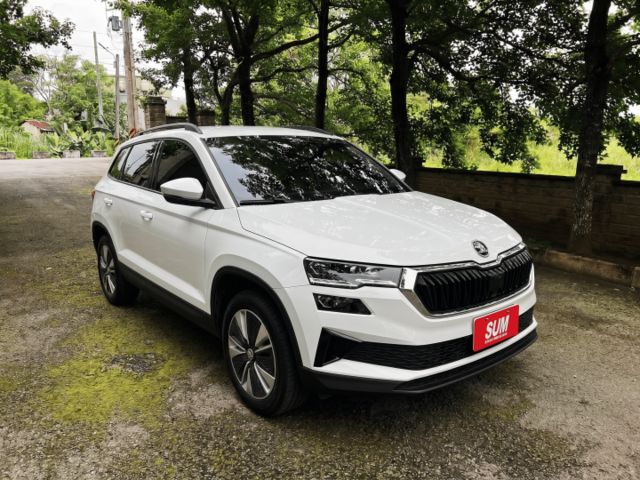 2023 Skoda Karoq 1.5 新雪山版 原廠保固中~ACC主動跟車/電動尾門/免鑰匙啟動  第3張相片