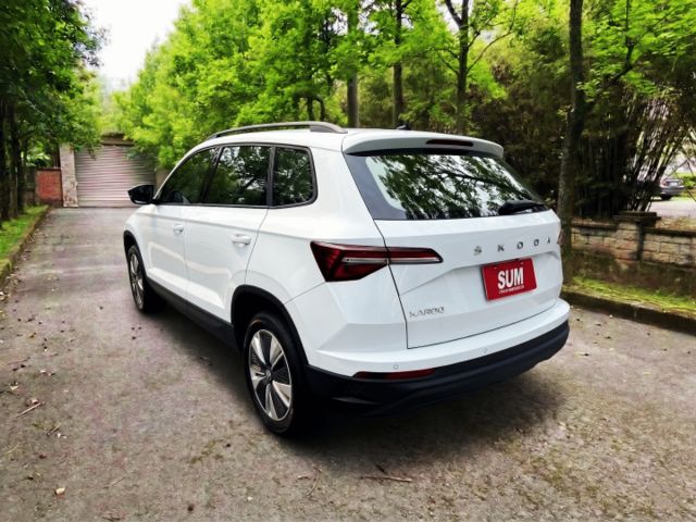 2023 Skoda Karoq 1.5 新雪山版 原廠保固中~ACC主動跟車/電動尾門/免鑰匙啟動  第11張相片
