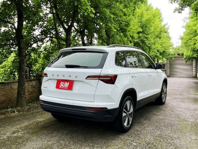 2023 Skoda Karoq 1.5 新雪山版 原廠保固中~ACC主動跟車/電動尾門/免鑰匙啟動  第12張相片