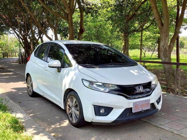 2015年Honda Fit 1.5 S 定速巡航/倒車顯影/循跡防滑  第3張相片