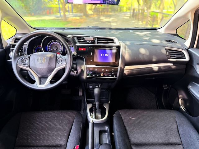 2015年Honda Fit 1.5 S 定速巡航/倒車顯影/循跡防滑  第4張相片