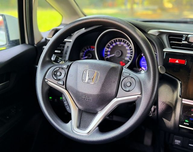 2015年Honda Fit 1.5 S 定速巡航/倒車顯影/循跡防滑  第7張相片