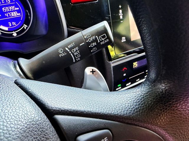 2015年Honda Fit 1.5 S 定速巡航/倒車顯影/循跡防滑  第8張相片