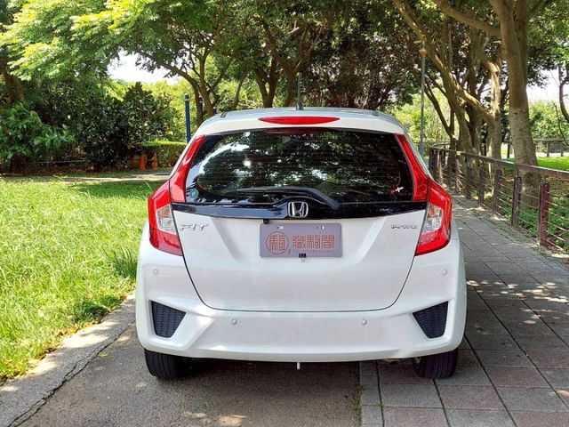 2015年Honda Fit 1.5 S 定速巡航/倒車顯影/循跡防滑  第15張相片