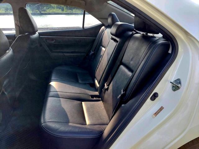 2013年Toyota Corolla Altis Z版 僅跑8萬~免鑰匙啟動/換檔撥片/電動天窗  第6張相片