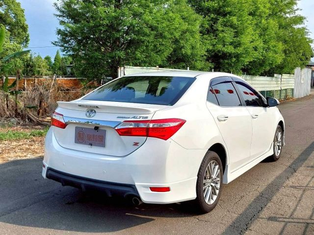 2013年Toyota Corolla Altis Z版 僅跑8萬~免鑰匙啟動/換檔撥片/電動天窗  第17張相片