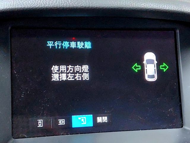 2017年Ford Focus 5D 1.5頂級運動型 變速箱已更新~全車原鈑件 電動天窗/自動停車/免鑰匙啟動  第15張相片