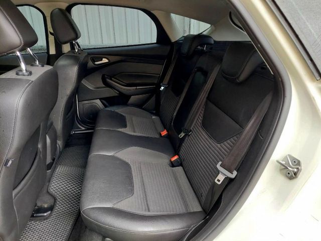2017年Ford Focus 5D 1.5頂級運動型 變速箱已更新~全車原鈑件 電動天窗/自動停車/免鑰匙啟動  第6張相片