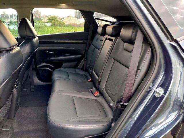 2022年Hyundai Tucson L GLT-B 原廠保養~全景天窗/電動尾門/ACC主動跟車  第6張相片