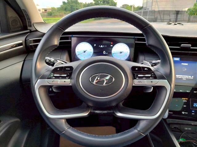 2022年Hyundai Tucson L GLT-B 原廠保養~全景天窗/電動尾門/ACC主動跟車  第7張相片