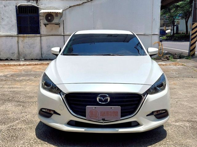 2017年Mazda3 4D  定速巡航/免鑰匙啟動/盲點偵測  第2張相片