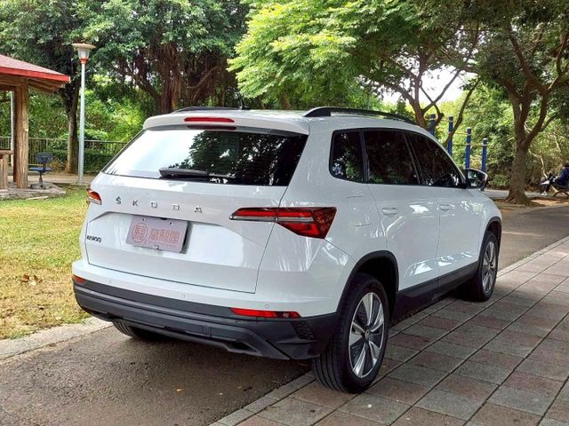 2023年Skoda Karoq 1.5 新雪山版 原廠保固中~ACC主動跟車/電動尾門/免鑰匙啟動  第19張相片