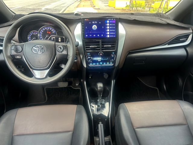 2023年Toyota Yaris 1.5豪華 新車保固中~方向盤快控/免鑰匙啟動/定速巡航  第4張相片