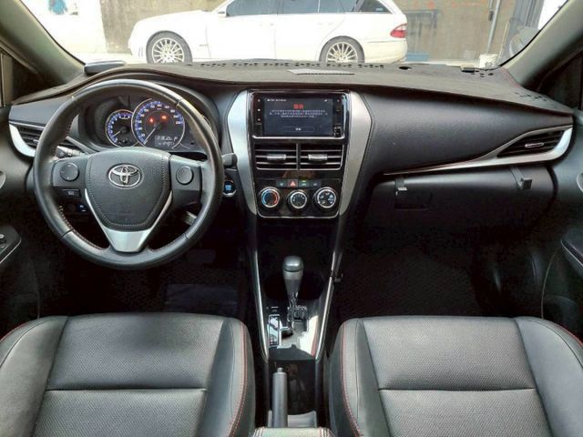 2019年Toyota Yaris 1.5 S 定速巡航/免鑰匙啟動/空力套件/倒車顯影  第4張相片