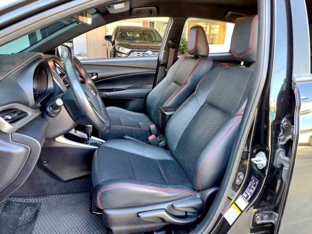 2019年Toyota Yaris 1.5 S 定速巡航/免鑰匙啟動/空力套件/倒車顯影  第5張相片