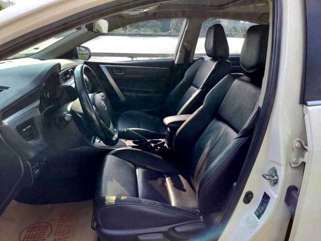 2013年Toyota Corolla Altis Z版 僅跑8萬~免鑰匙啟動/換檔撥片/電動天窗  第5張相片
