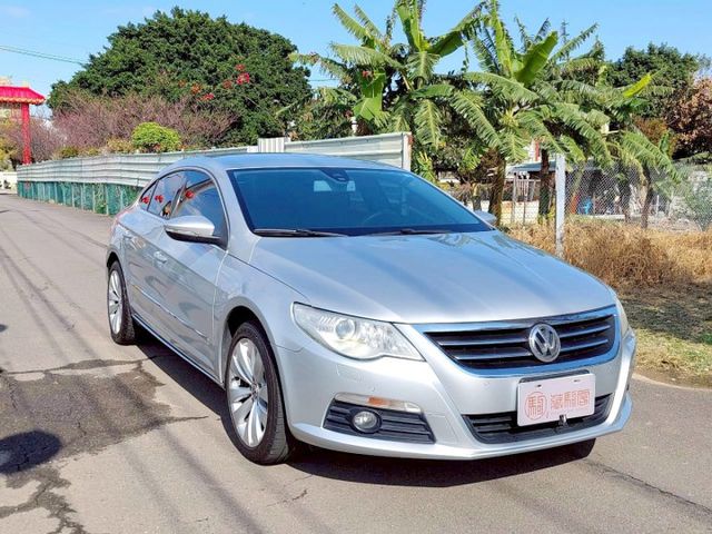 2009年Volkswagen Passat CC 2.0 柴油車 免鑰匙啟動/雙前座電動椅/恆溫空調  第3張相片