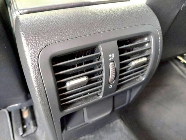 2009年Volkswagen Passat CC 2.0 柴油車 免鑰匙啟動/雙前座電動椅/恆溫空調  第13張相片
