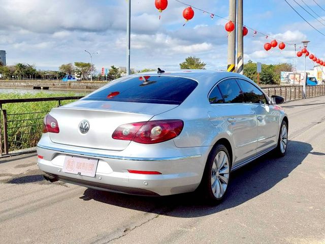 2009年Volkswagen Passat CC 2.0 柴油車 免鑰匙啟動/雙前座電動椅/恆溫空調  第16張相片