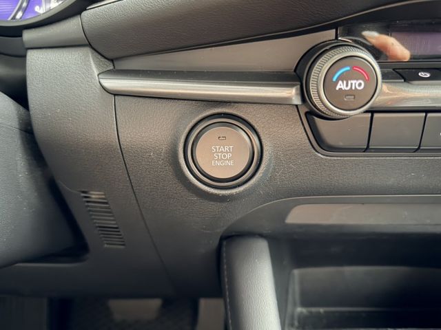 2022年MAZDA3 5D 免鑰匙啟動/環景影像/前後雷達  第10張相片