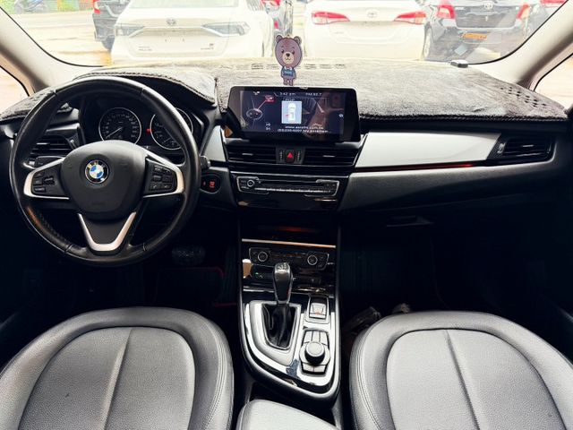 2016年 BMW218i 1.5T 總代理/七人座/保養工單齊全/全車漂亮  第4張相片