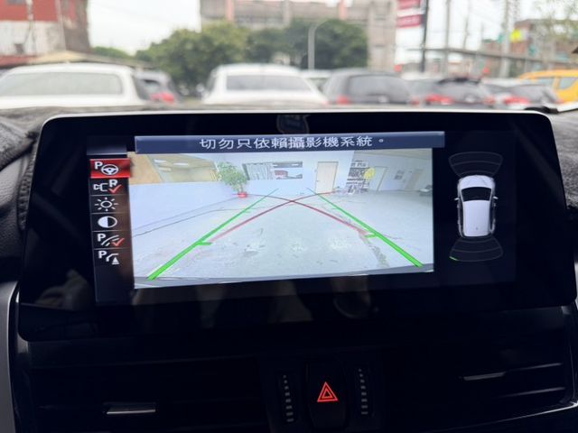 2016年 BMW218i 1.5T 總代理/七人座/保養工單齊全/全車漂亮  第16張相片