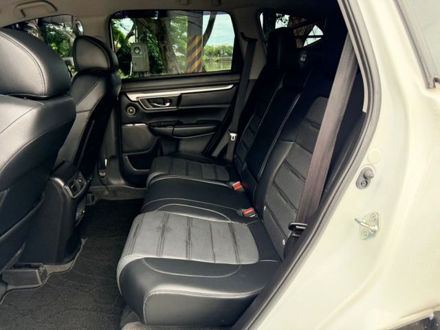 2022年CR-V VTI-S 僅跑5萬/電動尾門/CARPLAY/車道偏離/ACC自動跟車/換檔撥片/i-Key 。  第6張相片
