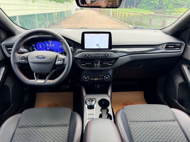 22.5年式Focus Lomme X~數位儀表/E-Mirror電子後視鏡/ACC自動跟車/車道維持輔助/抬頭顯示  第4張相片