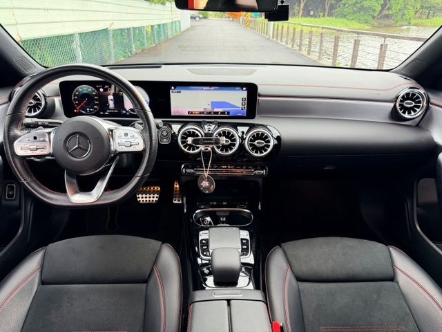 2019年Mercedes-AMG CLA 35 4MATIC 總代理/AMG運動版/23P智慧駕駛輔助/僅跑4萬公里  第4張相片