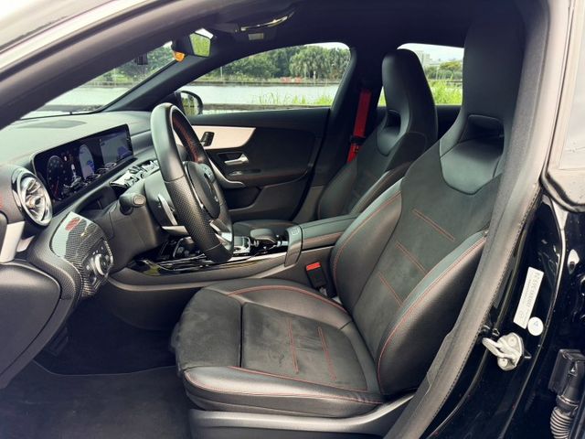 2019年Mercedes-AMG CLA 35 4MATIC 總代理/AMG運動版/23P智慧駕駛輔助/僅跑4萬公里  第5張相片