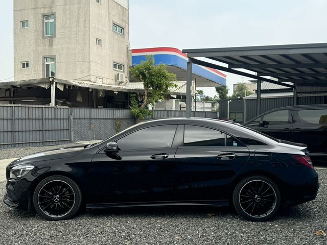 M-BENZ賓士 CLA250  第3張相片