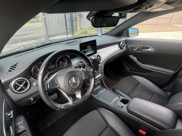M-BENZ賓士 CLA250  第11張相片