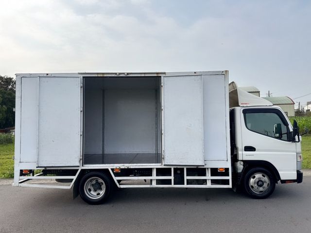 14.5尺 貨車 載重升級5噸！免加尿素！『自排』好上手~搭載高頂190公分塑鋁廂  老闆or司機任何人都可輕鬆駕馭  第5張相片