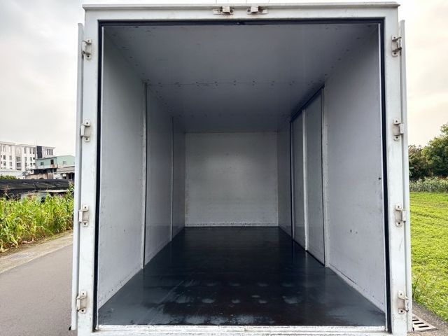 14.5尺 貨車 載重升級5噸！免加尿素！『自排』好上手~搭載高頂190公分塑鋁廂  老闆or司機任何人都可輕鬆駕馭  第14張相片