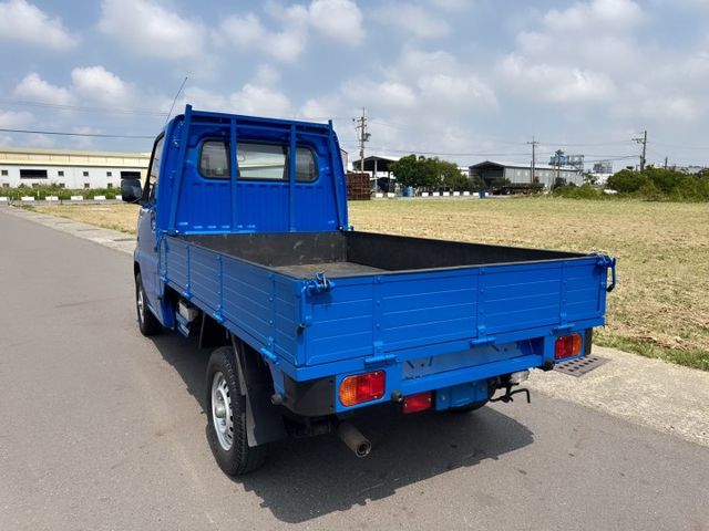 1.5L 新引擎-2WD~框式木床『自排』好駕馭~工作開車輕鬆  載貨空間大,省油省稅金,輕商首選  第3張相片