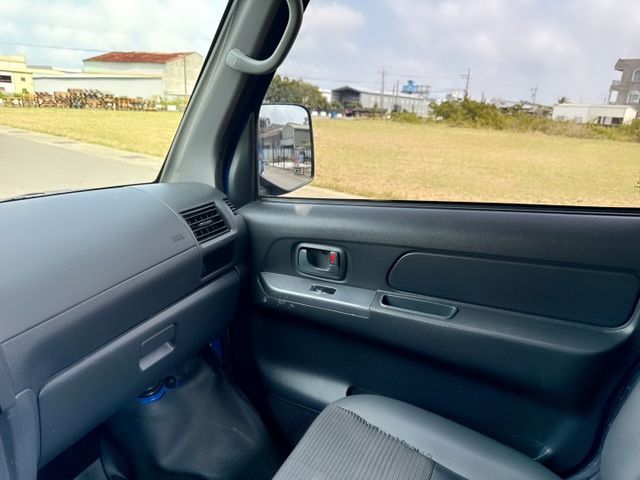 1.5L 新引擎-2WD~框式木床『自排』好駕馭~工作開車輕鬆  載貨空間大,省油省稅金,輕商首選  第10張相片